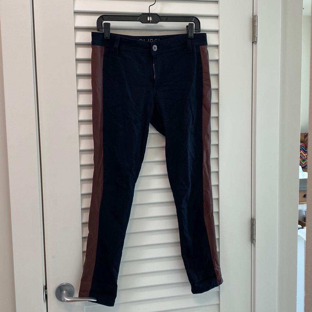 DL1961 Emma legging Jeans. Size 29. With red sheep leather stripe down the side